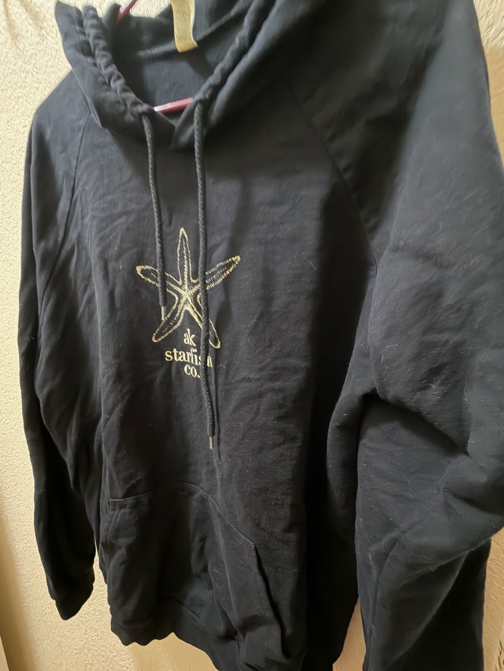Unbranded Women's Black Crewneck Hoodie with Starfish Graphic